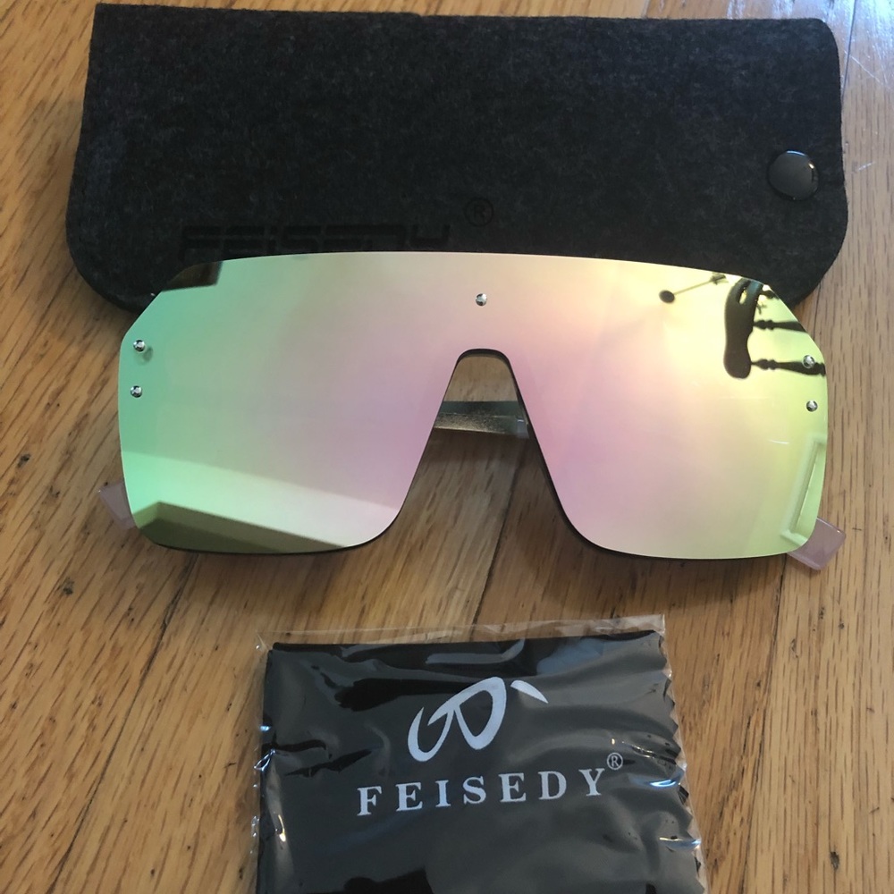 FEISEDY Mirrored Pink Sunglasses